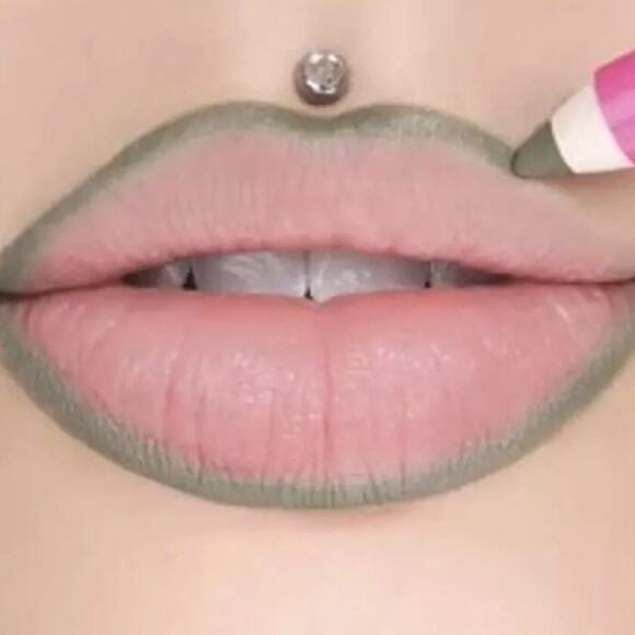 Jeffree Star Cosmetics "DIRTY MONEY" Velour Lip Liner NIB Grey Green Matte - Picture 1 of 13